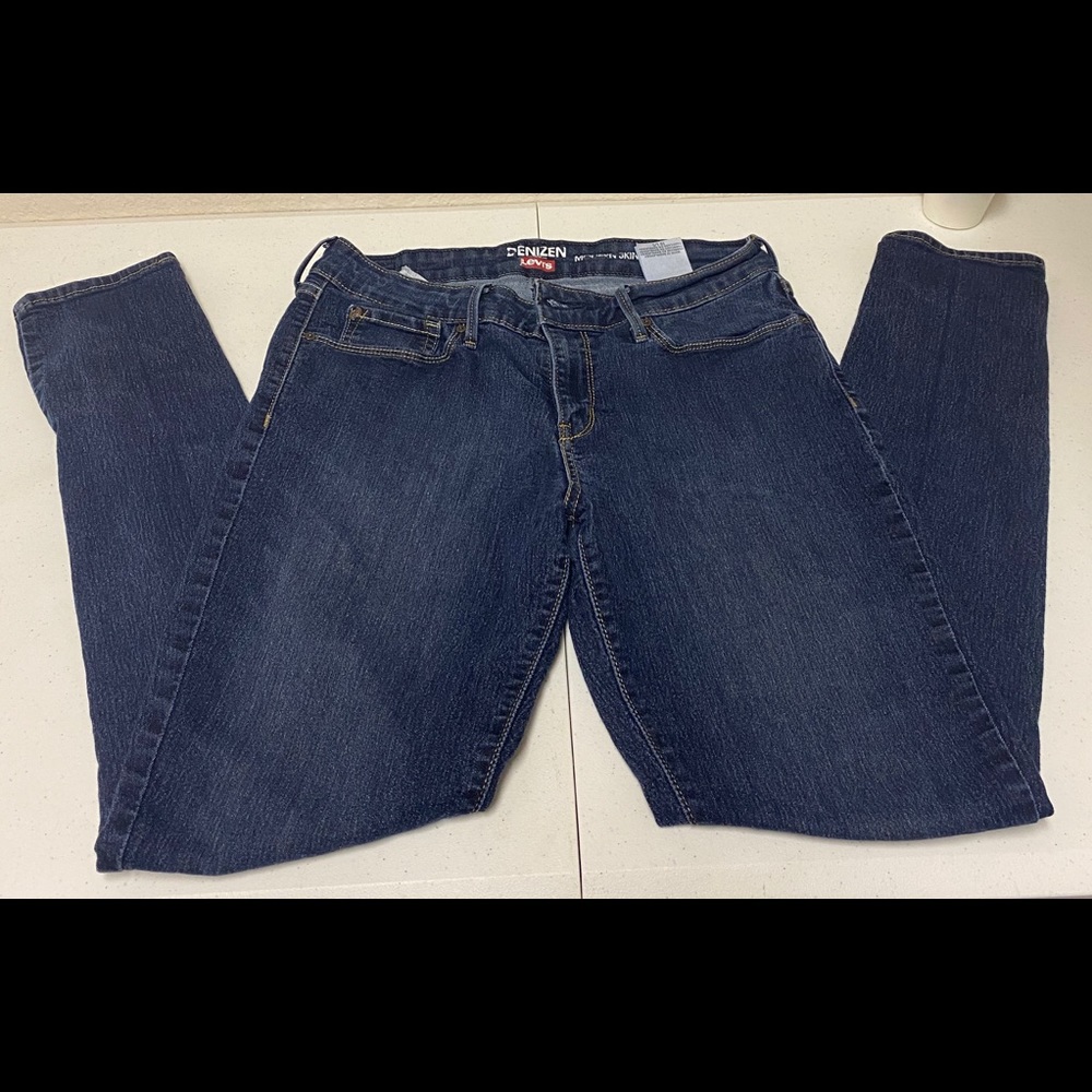 3/$45 Levi’s Blue Denizen Modern Skinny Jeans 10L